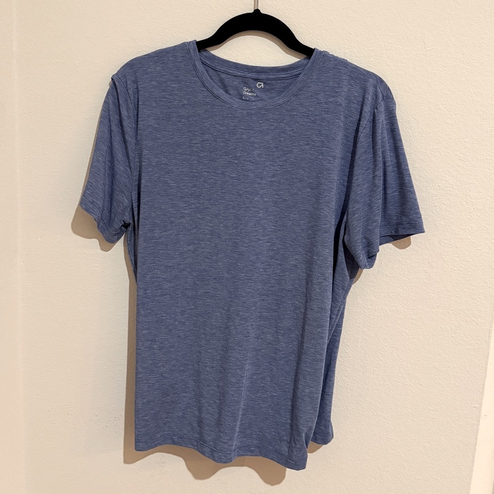 GapFit Breathe open cross back tee